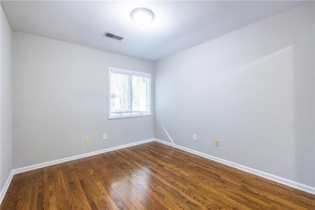 Building Photo - 2690 Camden Glen Ct