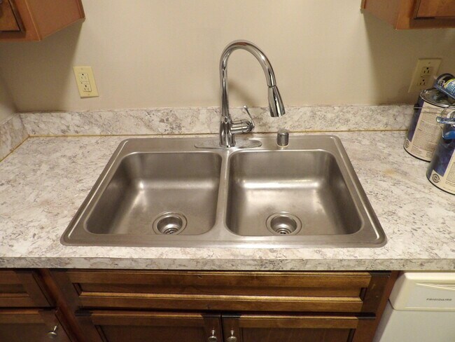 Building Photo - 434 Harrodswood Rd