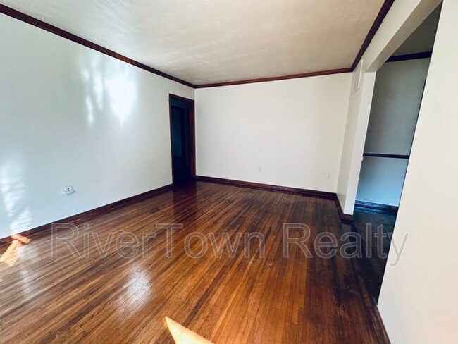 Building Photo - 1436 Whitney Ave