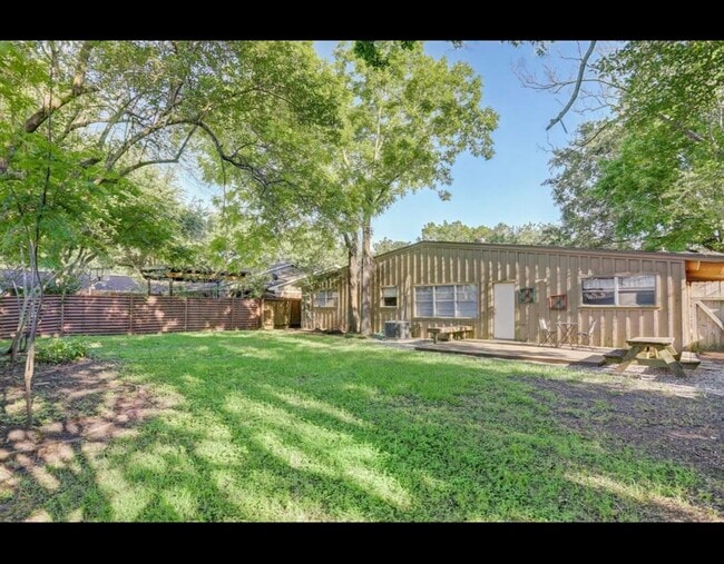 Building Photo - 5406 Carew St