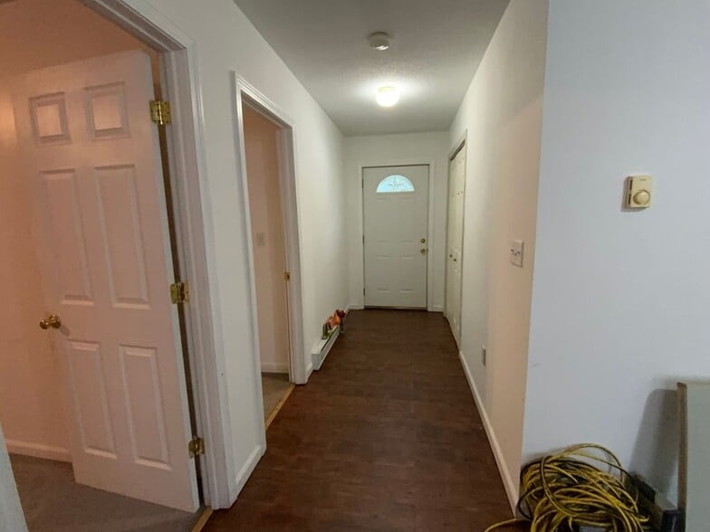 Building Photo - 50 Sunnyside Ave