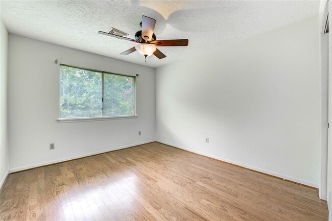 Building Photo - 1230 Manchester Cir
