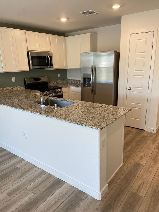 Building Photo - 4 Bdrm, 2.5 bath Solar home - Pradera Ranch Community