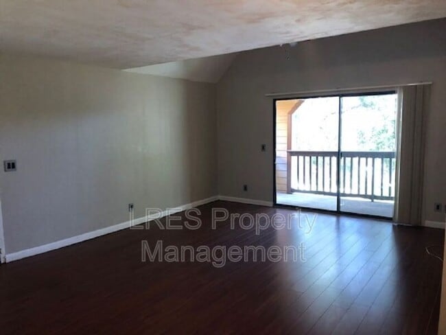 Building Photo - 465 Forestway Cir