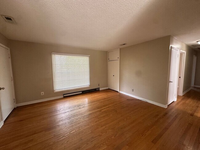 Building Photo - 428 Long Leaf Acres Dr