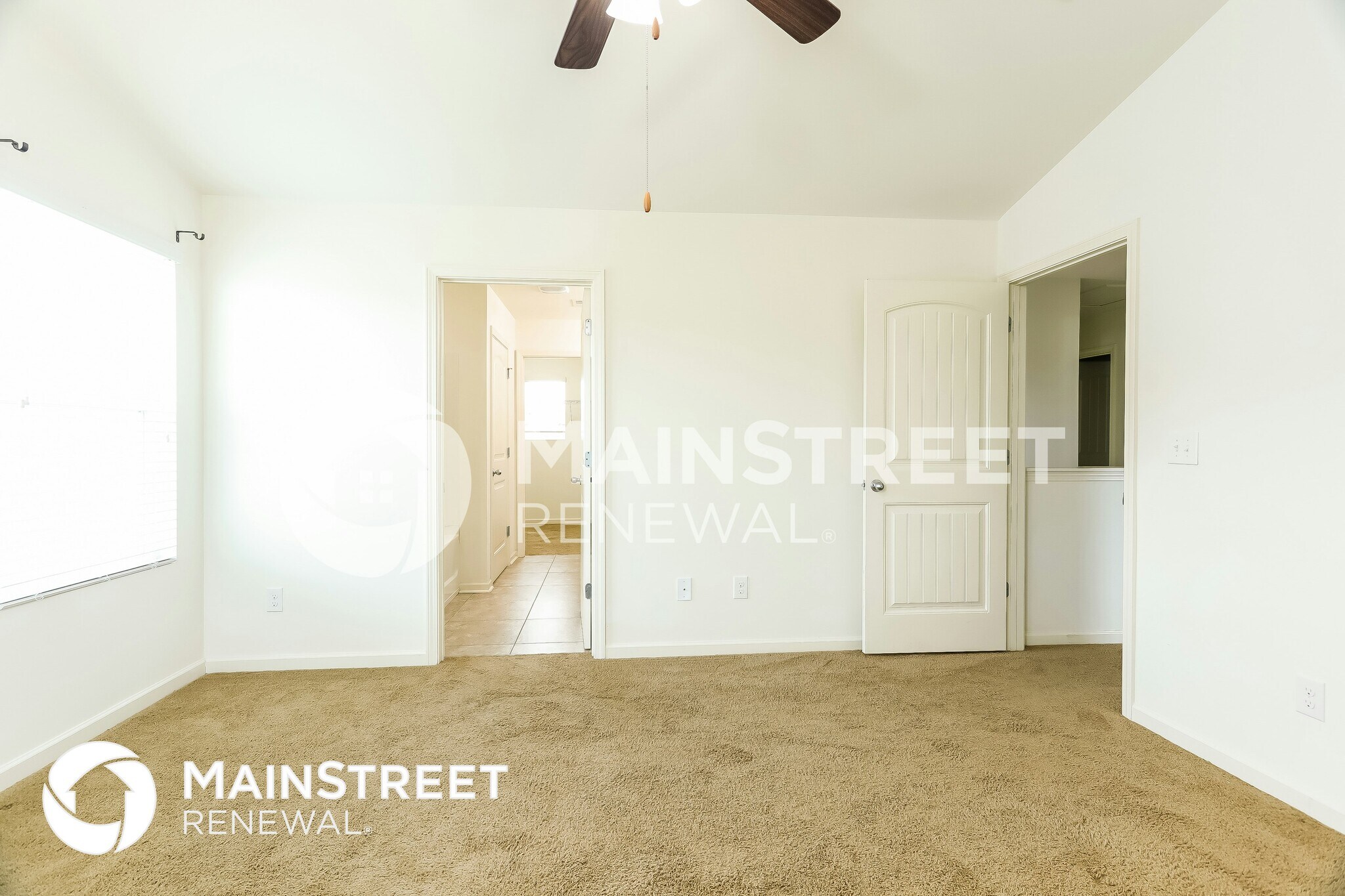 Building Photo - 940 Hawthorn Ln