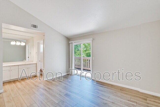 Building Photo - 2091 San Luis Ave