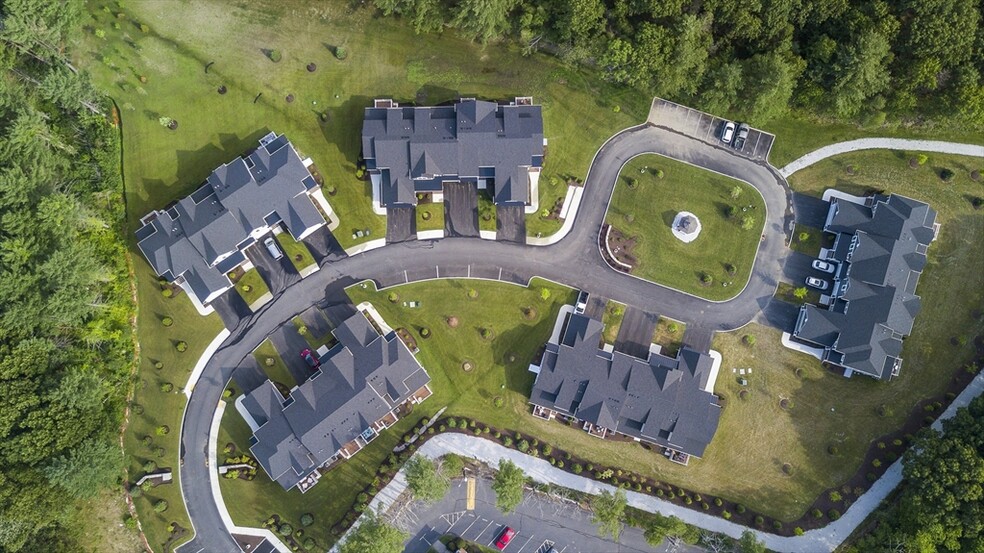 Building Photo - 19 Lily Pond Ln