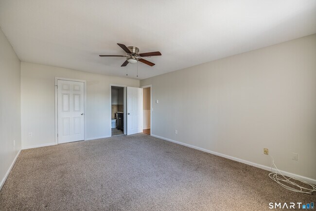 Building Photo - 185 Melba St