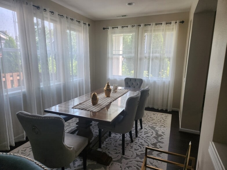 Building Photo - 4425 30th Dr SE