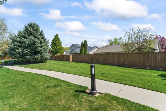 Building Photo - 3589 N Chatterton Way