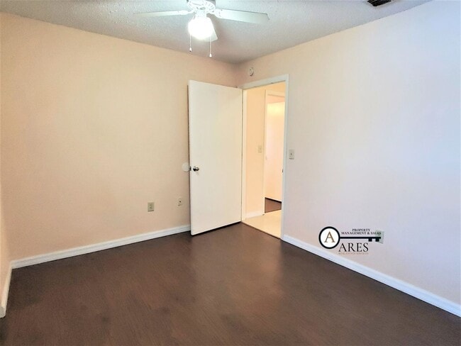 Building Photo - FOR RENT 2 BED 2 BATH CONDOMINIUM. AVAILABLE 1/10/2026.
