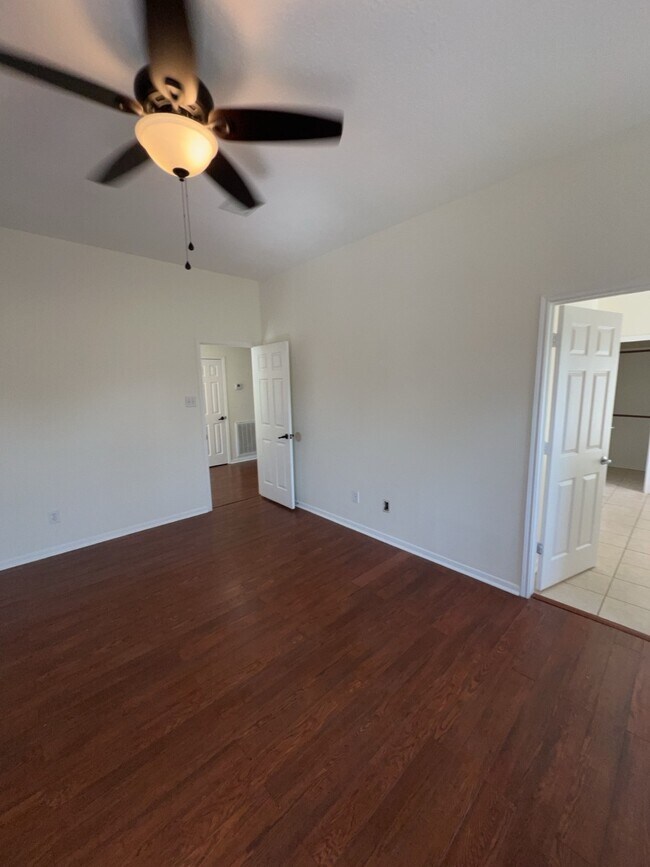 Building Photo - 8826 Burleson Ct