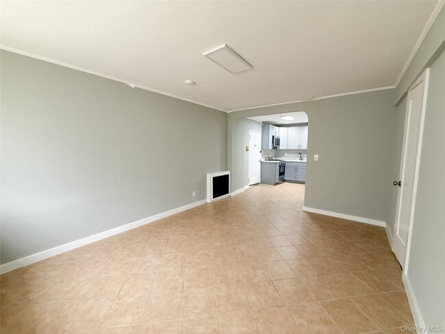 Building Photo - 302 E Broadway