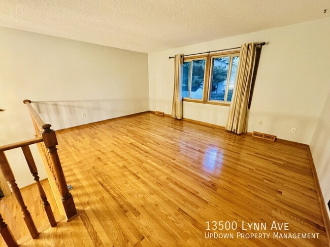 Building Photo - 13500 Lynn Ave