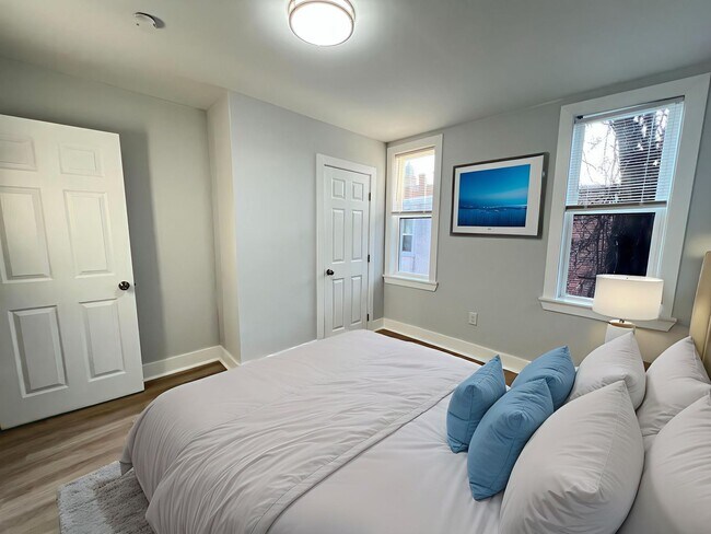 Building Photo - Renovated 3bd/1bth House with Rear yard!! SECTION 8 ONLY!!