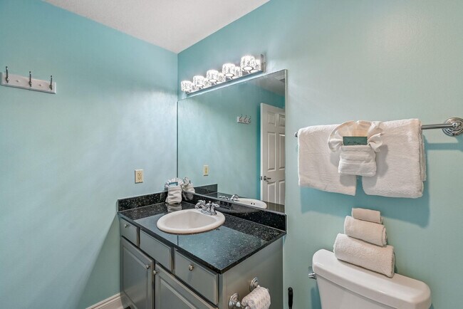 Building Photo - 15817 Front Beach Rd