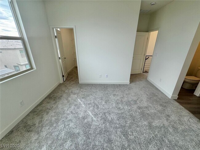 Building Photo - 1548 Little Penguin St