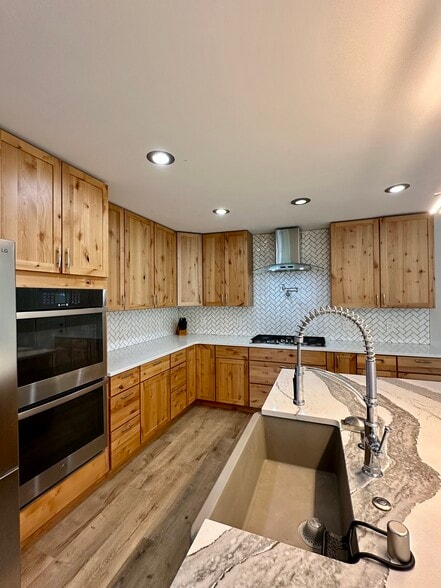 Building Photo - 8825 Runamuck Pl