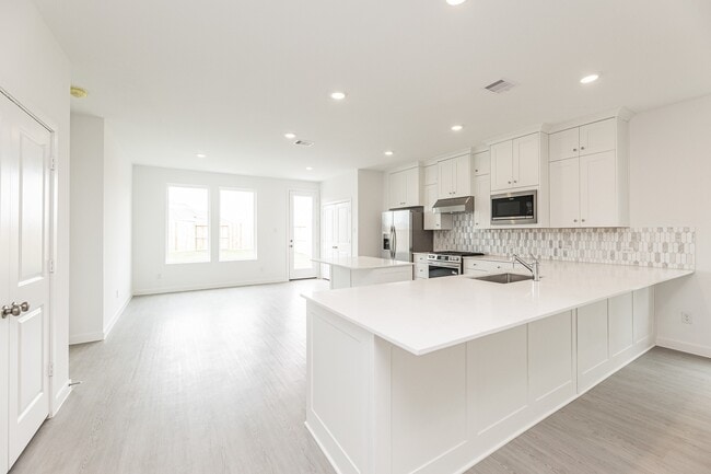 Building Photo - 31726 Wild Mdw Dr