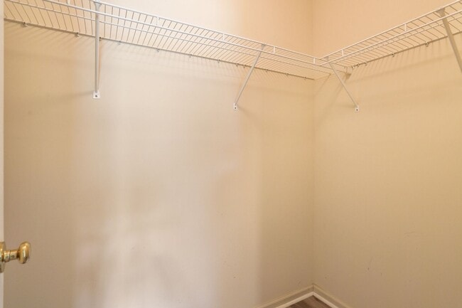 Building Photo - 2 Bedroom 2 Bathroom Gated Community