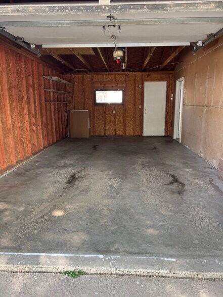 Building Photo - 1320 E Pearl St