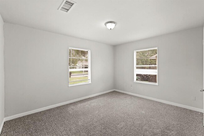 Building Photo - 6314 Crestville St