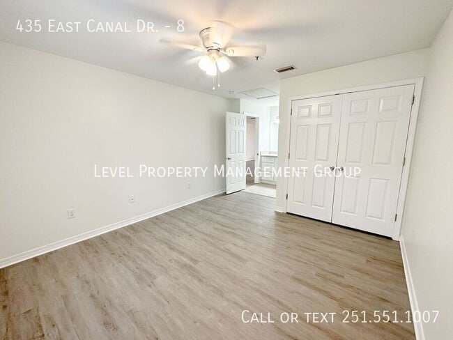 Building Photo - 435 E Canal Dr