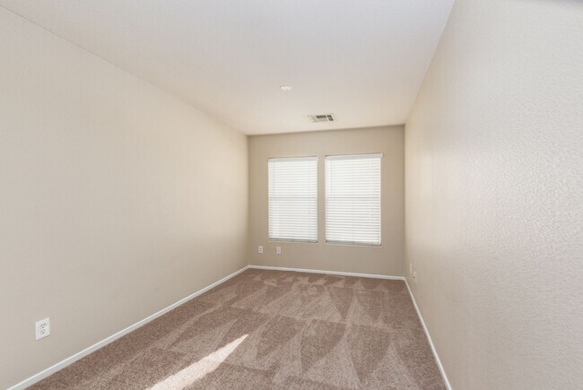 Building Photo - Southwest Las Vegas Home with 3 Bedrooms