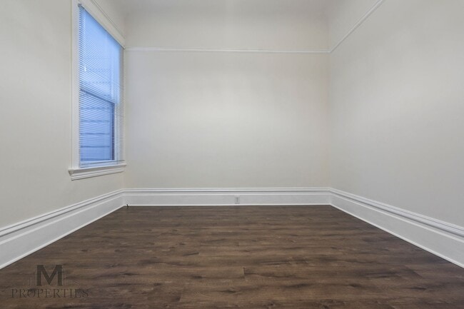 Building Photo - Updated Edwardian Style Noe Valley Flat - ...