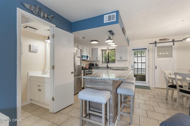 Building Photo - 164 Robin Ln