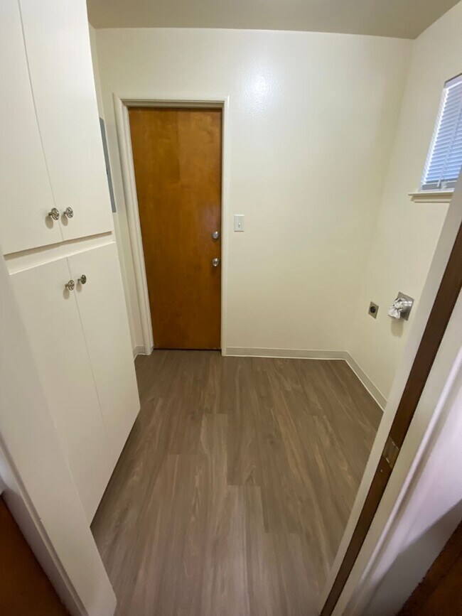 Building Photo - Cozy apartment for rent in Visalia