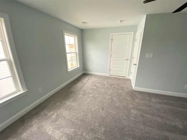 Building Photo - 2318 Bundoran Dr