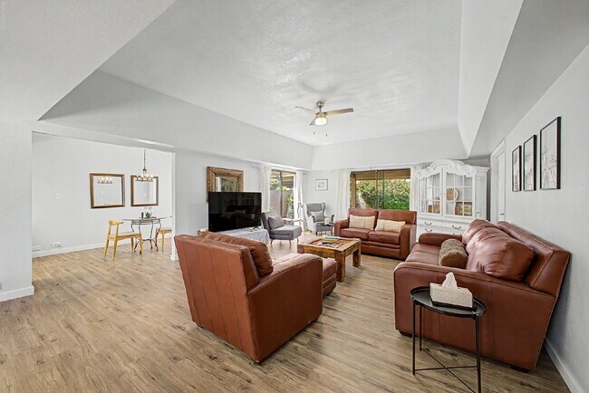 Building Photo - Furnished Luxury Condo in Guard-Gated Casa Del Monte | Prime Old Town Scottsdale Location