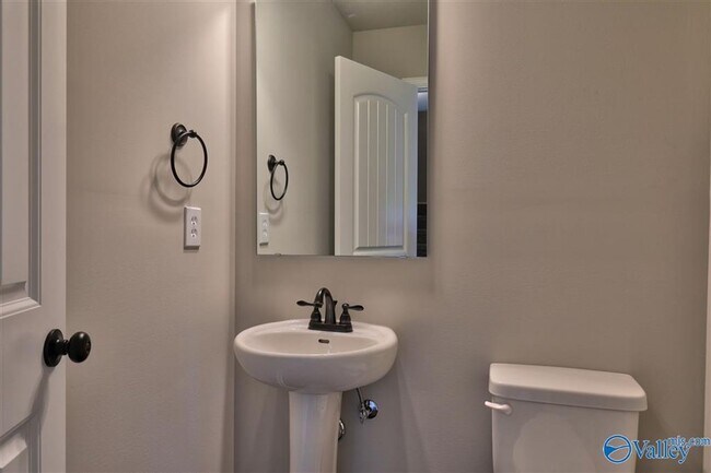 Building Photo - 106 Hulsey Ln
