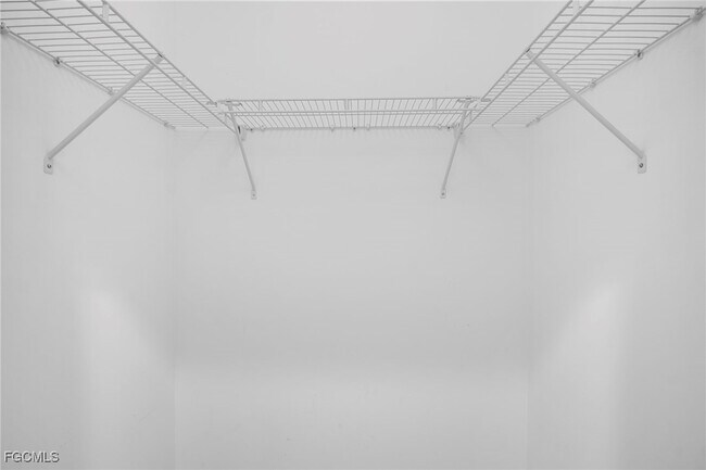 Building Photo - 4290 Dutchess Park Rd