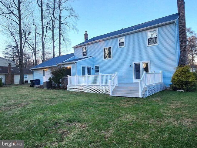 Building Photo - 4 Oriole Dr