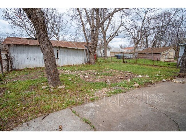 Building Photo - 1101 Gibbs
