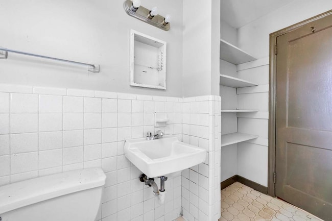 Building Photo - 834 4th Terrace W