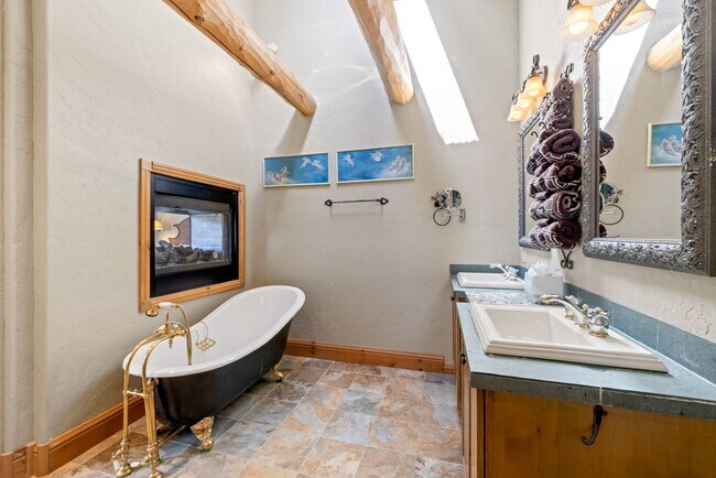 Building Photo - New to the market!  Log home in Frisco!  L...