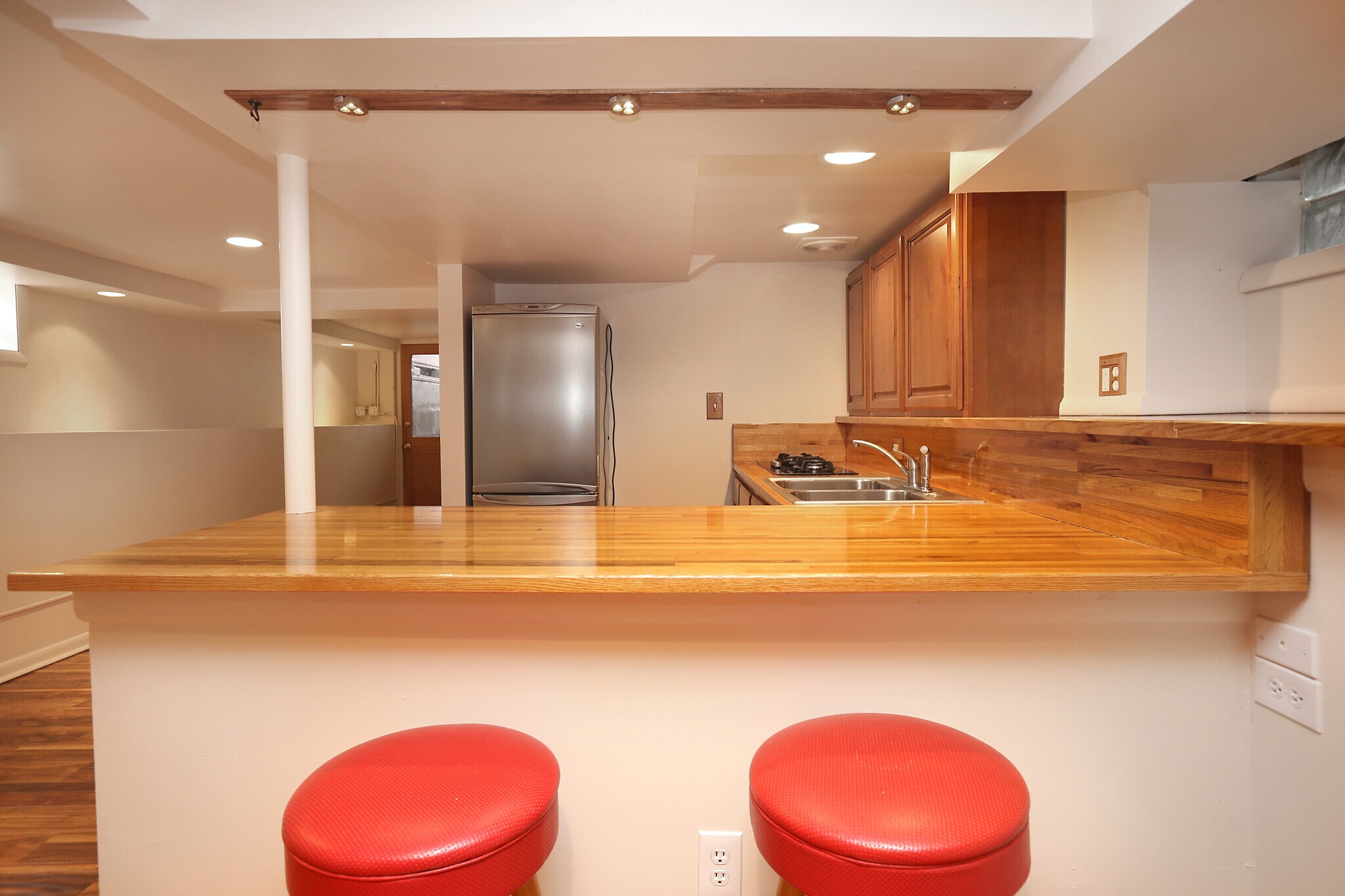 Downstairs Kitchenette - 1655 S Corona St
