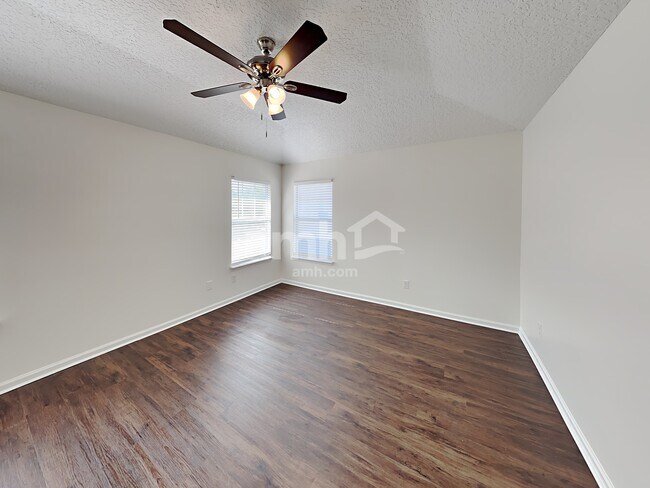 Building Photo - 6243 Pendragon Pl