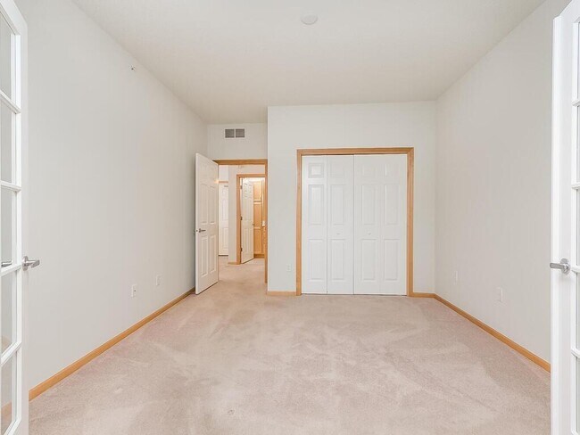 Building Photo - 3600 Wooddale Ave S