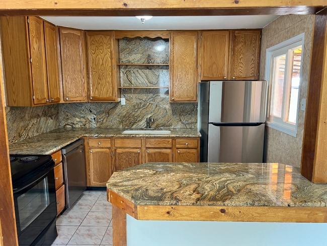 Building Photo - "Charming 3-Bed Retreat in Aurora!"