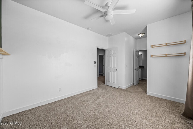 Building Photo - 1013 E Odeum Ln