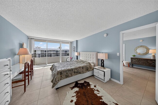 Building Photo - 531 N Ocean Blvd