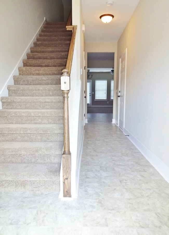 Building Photo - Spacious Town Home in Gardendale - Available to View Now!!!