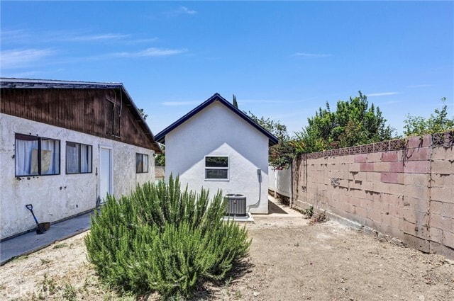 Building Photo - 6338 Wilbur Ave