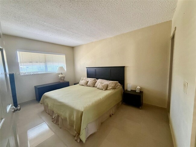 Building Photo - 467 Golden Isles Dr