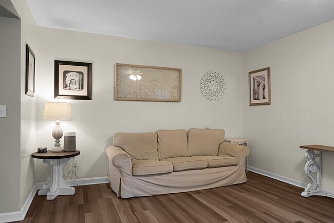 Building Photo - 733 Ralston Ct